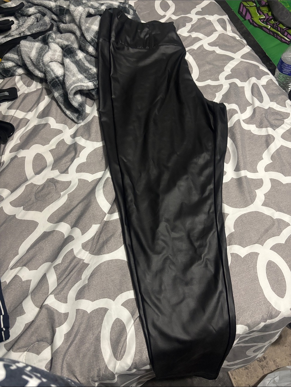 Women’s Faux Leather Leggings - Black